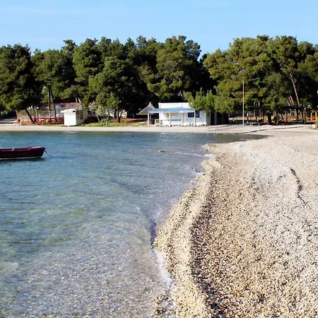By The Sea 14395 Guest house Pirovac