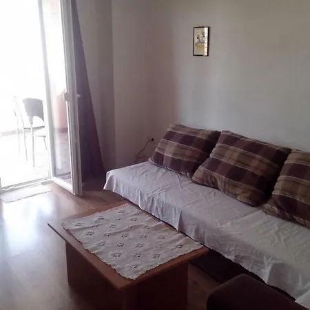 Guest house By The Sea 14395 Pirovac